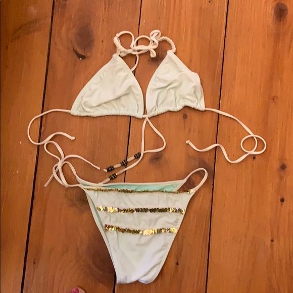 Flashy bikini - Picture 1 of 1